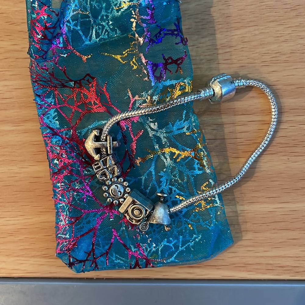 Charm bracelet - Picture 3 of 3